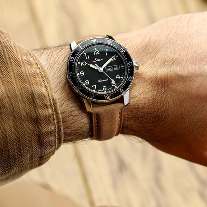 Bracelet en cuir véritable padded Whitby - Taille pastel cognac élégante