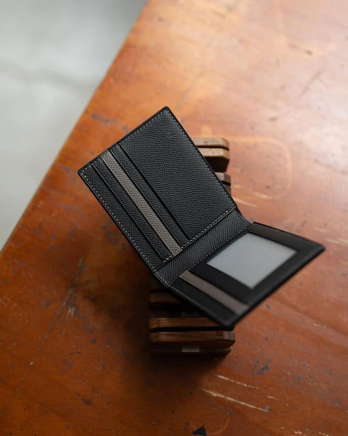 Bifold Wallet – Glossy Leather Exterior