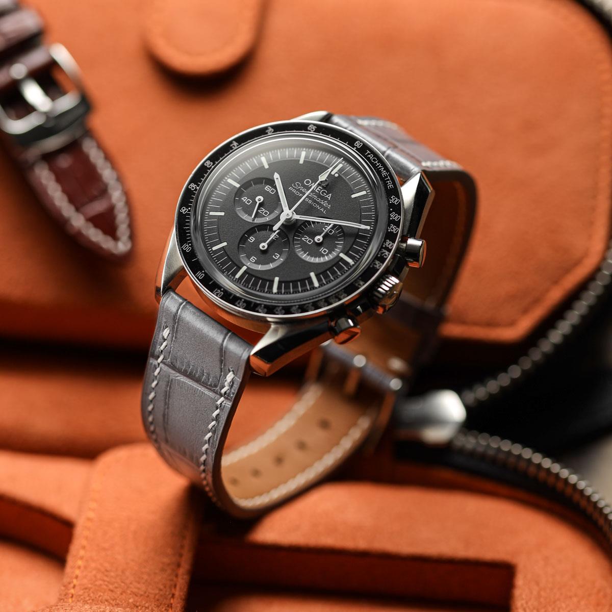 Arhem Handgenähter Uhrenarmband aus Kalbsleder mit Krokoprägung in Grau