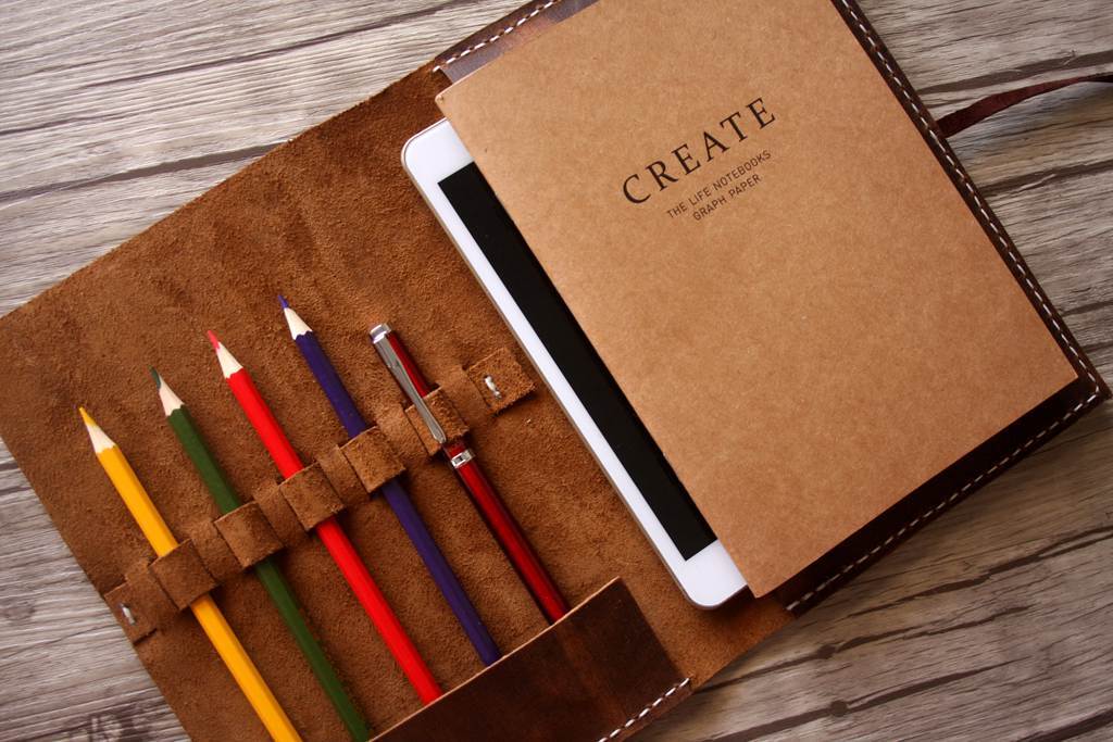 Engraved Leather Kindle e Reader Cases Sleeve