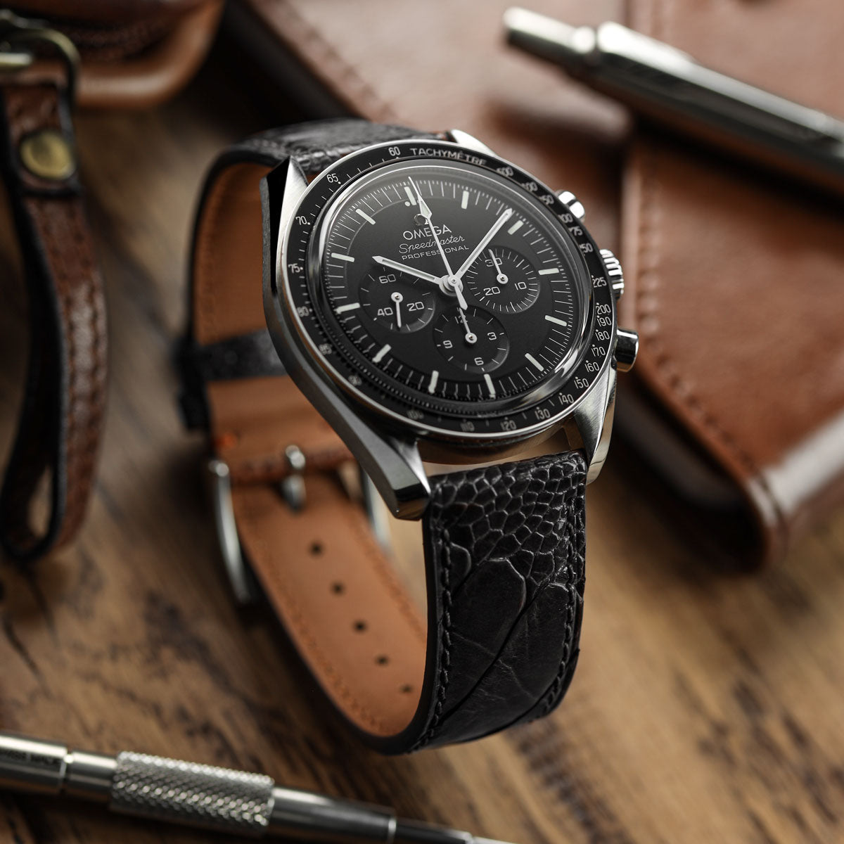 Bracelet de montre en cuir fait main avec jambe d'autruche Durbuy en noir brillant