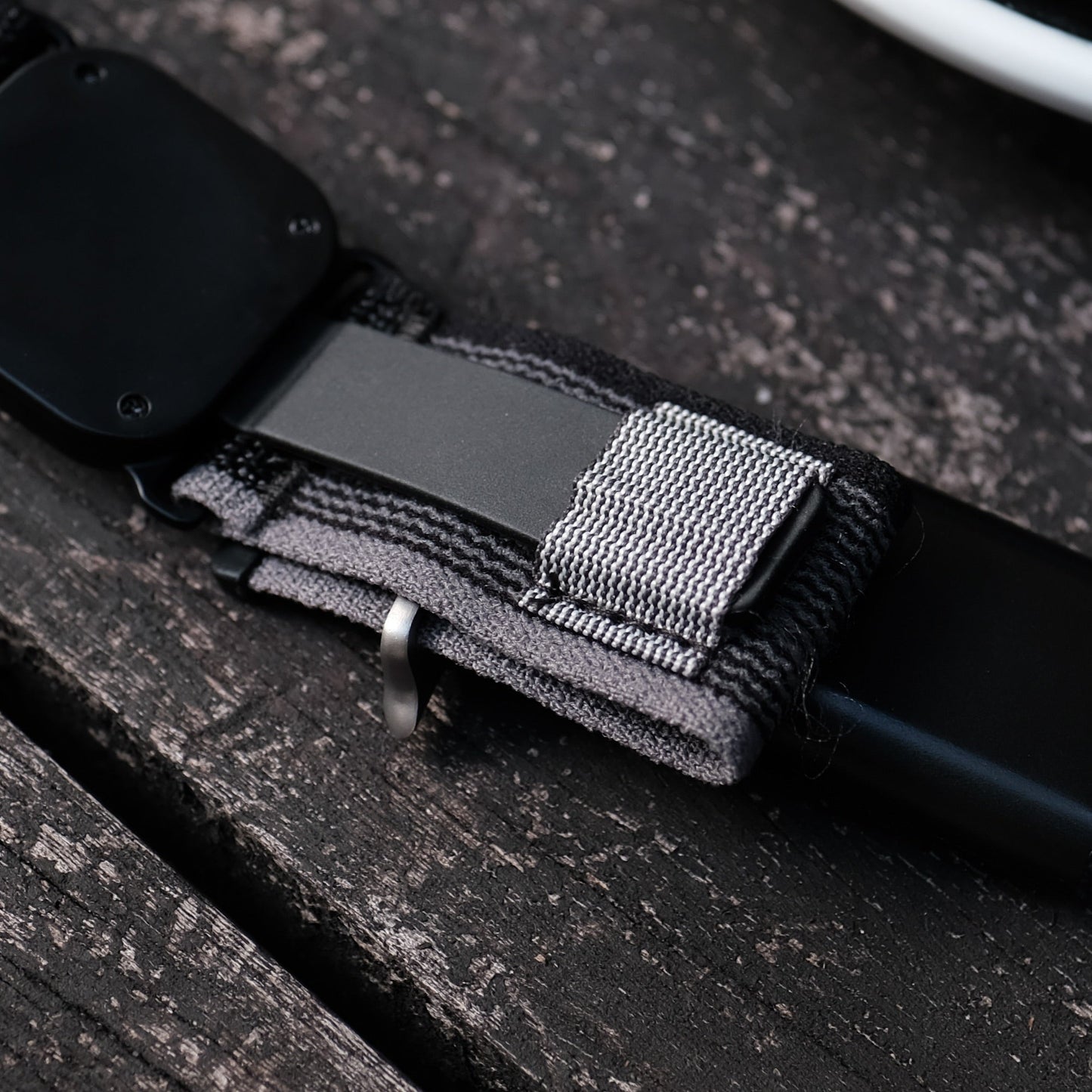 Charge Weave elegante Apple Watch Armband für stilvollen Komfort