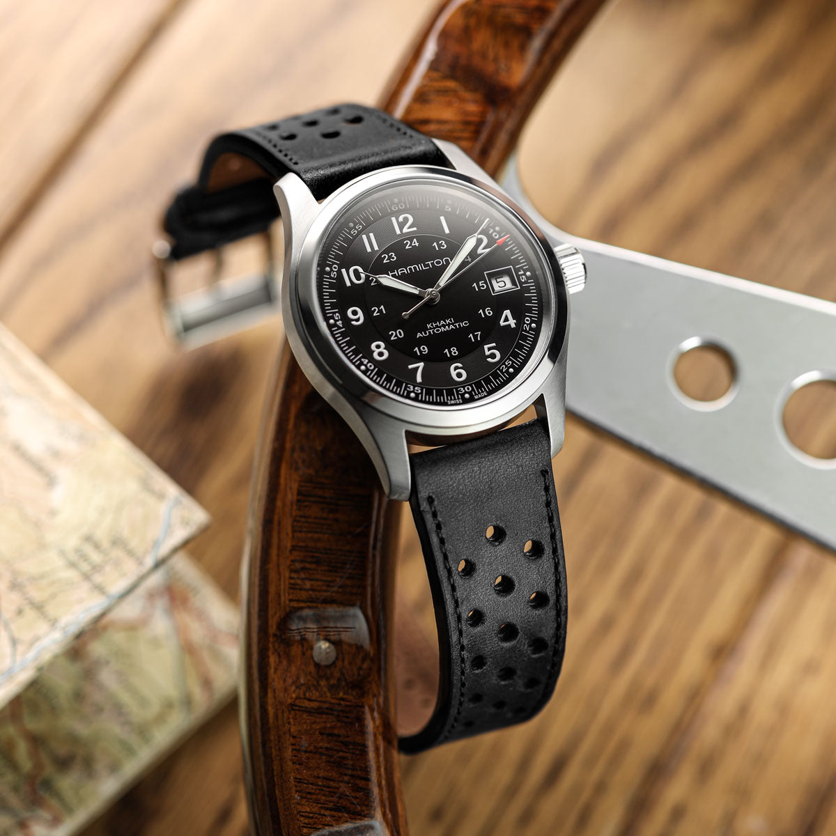 WatchGecko Missouri élégant en cuir perforé noir - Bracelet de montre sophistiqué