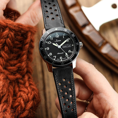 WatchGecko Missouri élégant en cuir perforé noir - Bracelet de montre sophistiqué