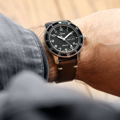 WatchGecko Oakley V-Stitch Hand-Painted Watch Strap - Light Brown