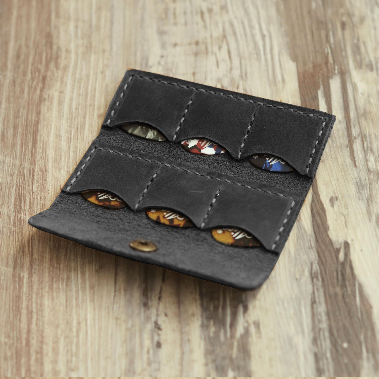 Étui personnalisé pour médiators de guitare, pochette porte-médiators en cuir vieilli, rangement pour 6 médiators – Cadeau parfait pour musiciens de guitare et ukulélés