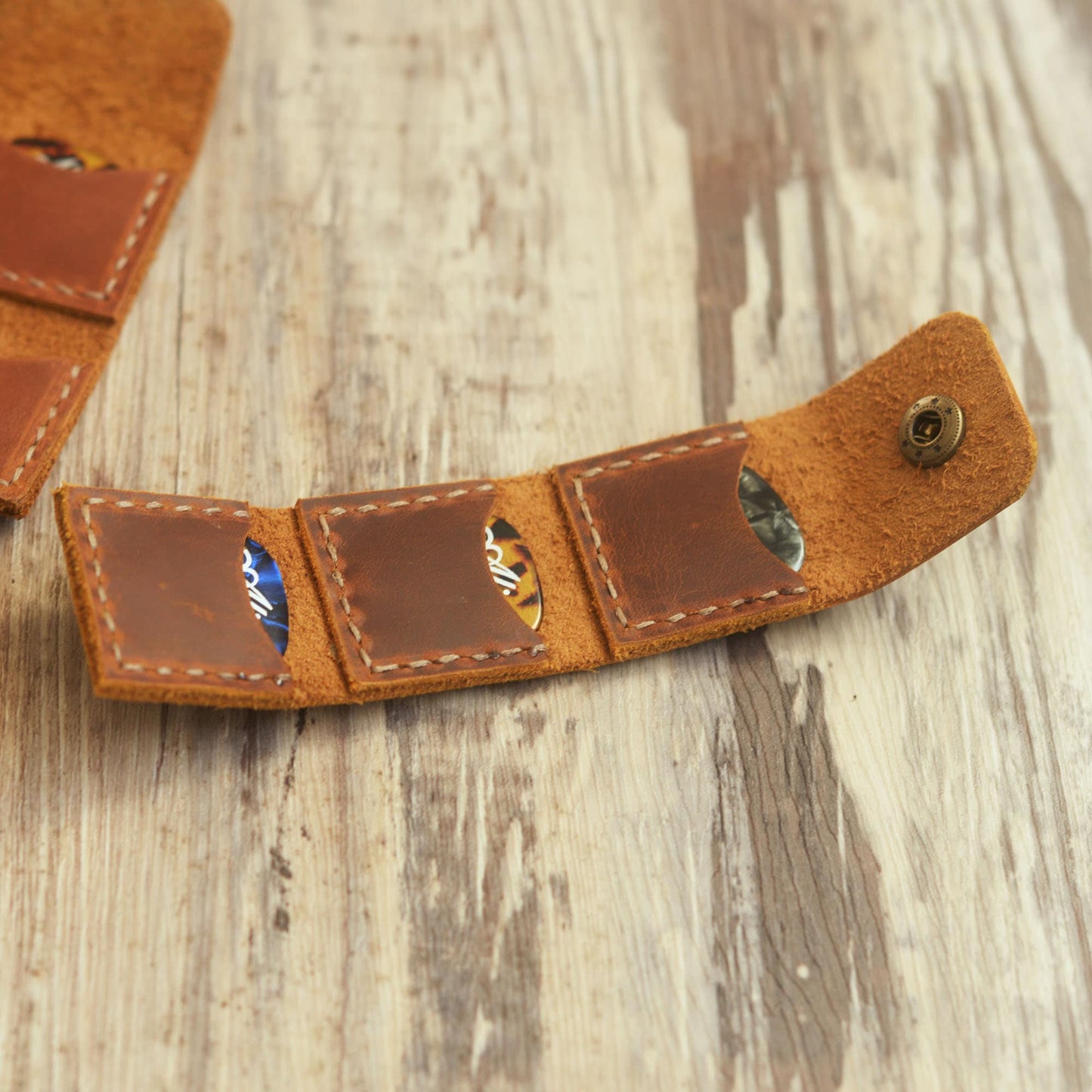 Étui personnalisé pour médiators de guitare, pochette porte-médiators en cuir vieilli, rangement pour 6 médiators – Cadeau parfait pour musiciens de guitare et ukulélés