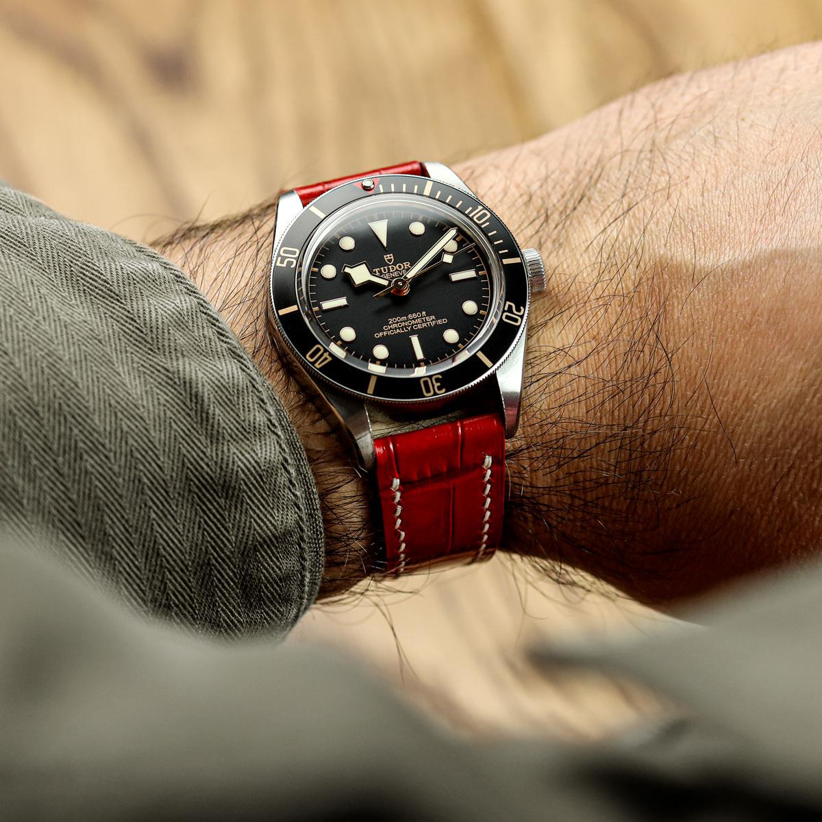 Armen Handgenähte Kalbsleder-Uhrenarmband mit Alligator-Optik in Leuchtendem Rot