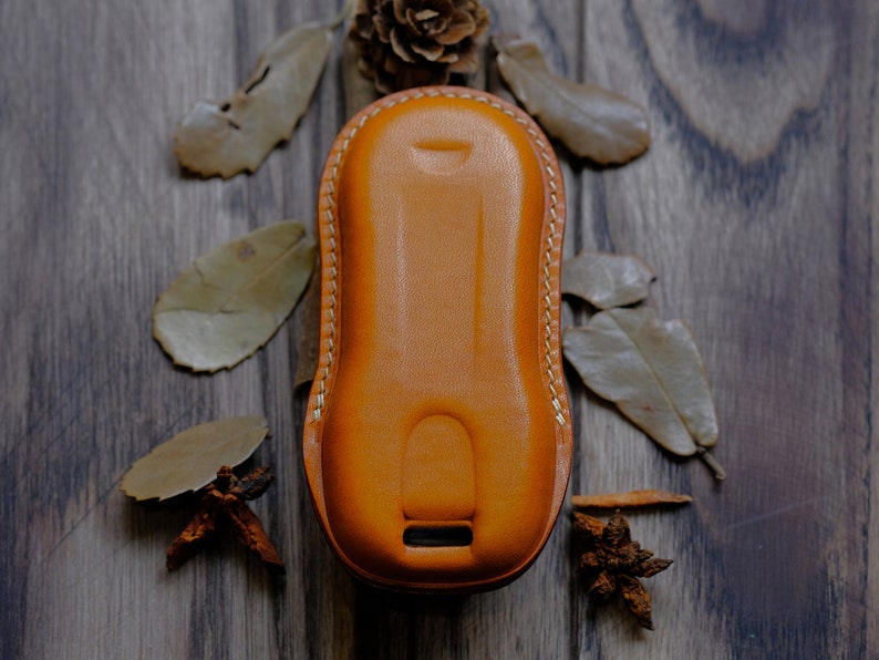 Personalized Leather Protector Case for Keyless Remote Entry Key Fob Cover Key Holder Key Chain Porsche 718 911 Cayenne Macan Taycan ...