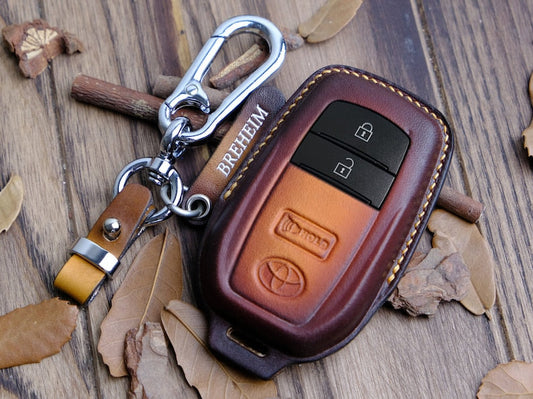 Toyota Corolla Cross Key Fob Cover (Patina), Handcarft Leather Key Case For Toyota Land Cruiser, Personalized Leather Keychain Initials Tag