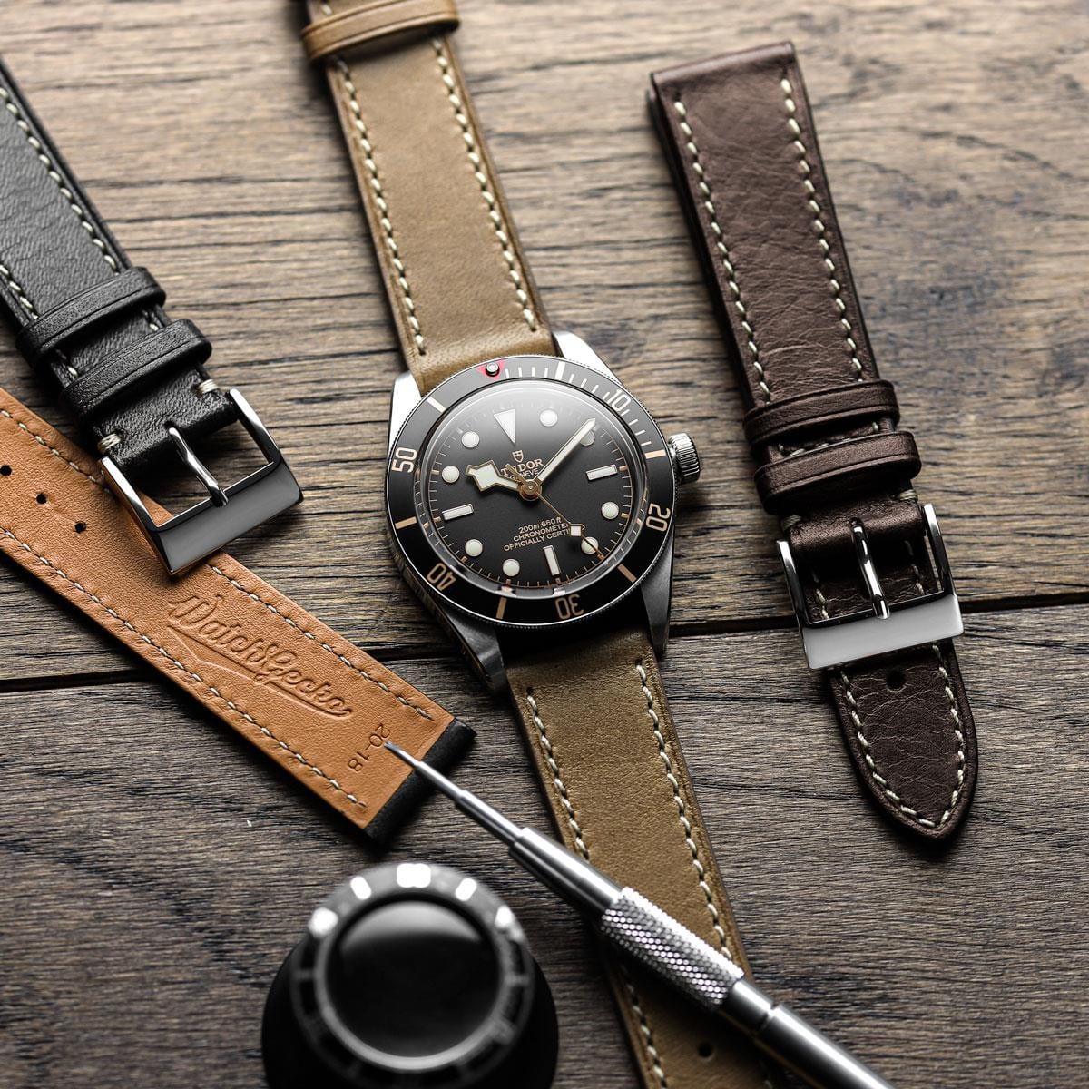 Trek je stijl naar een hoger niveau met de Leuven Cavallo Lederen Horlogeband - Cacao, handgemaakt en perfect voor paardenliefhebbers